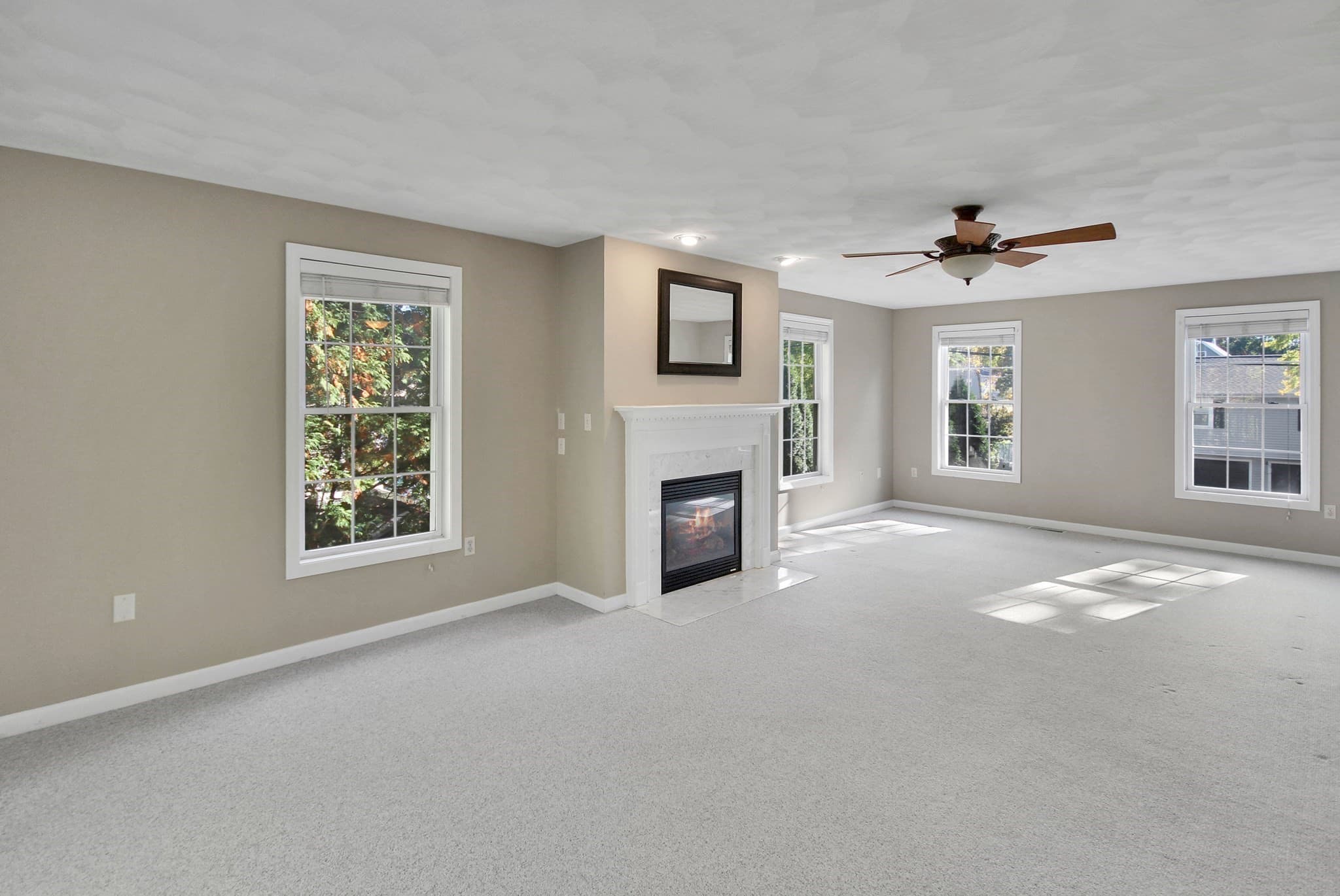 Single Family Residence at 170 Bay State Rd, Methuen MA 01844, photo 5 of 38