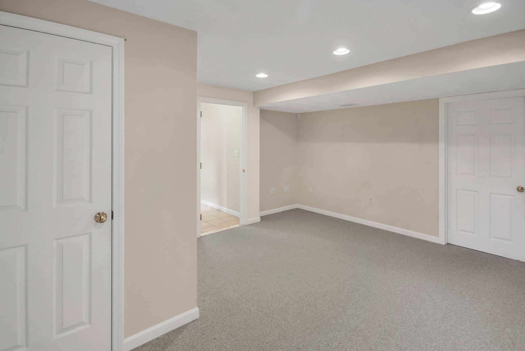 Single Family Residence at 170 Bay State Rd, Methuen MA 01844, photo 33 of 38