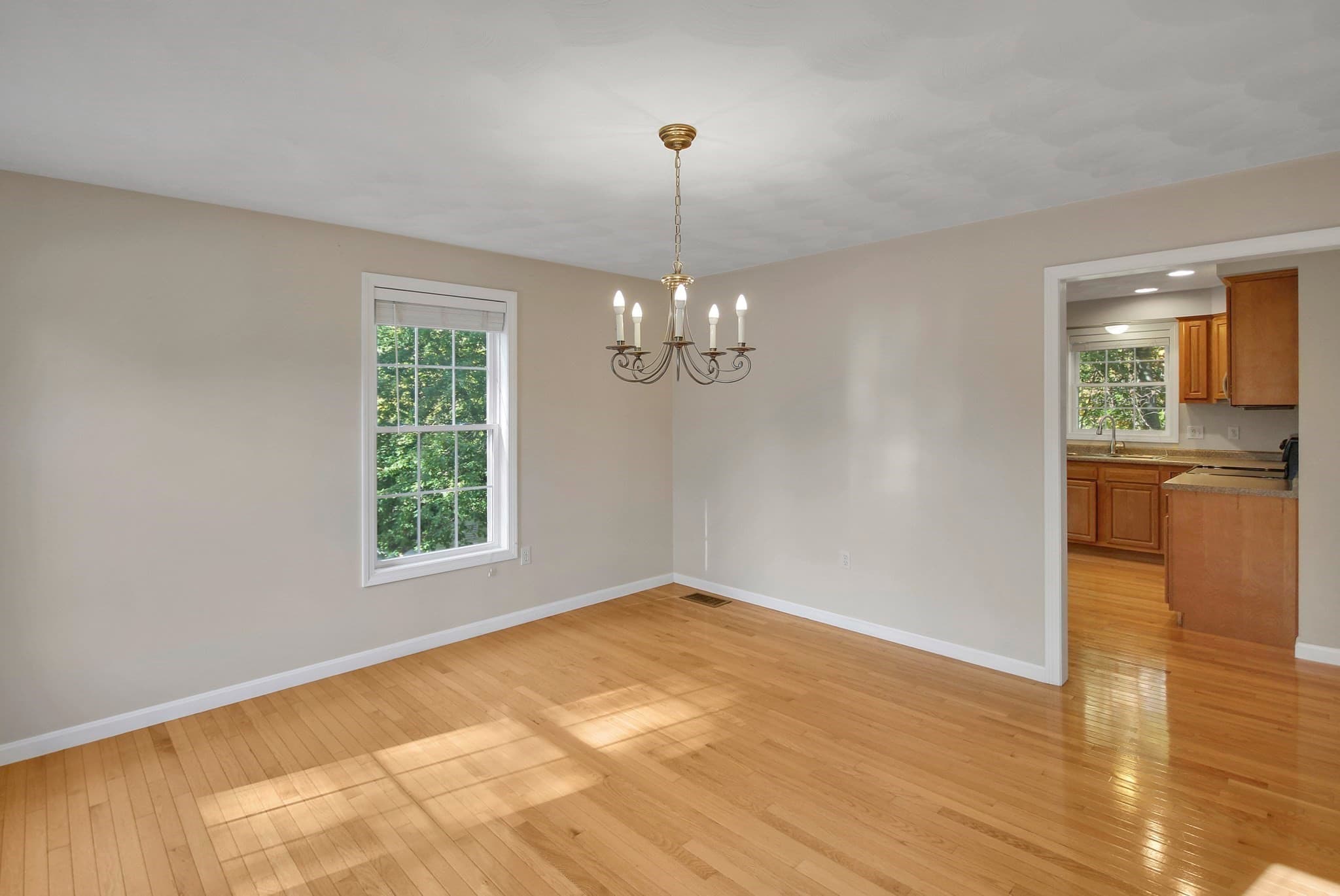 Single Family Residence at 170 Bay State Rd, Methuen MA 01844, photo 11 of 38