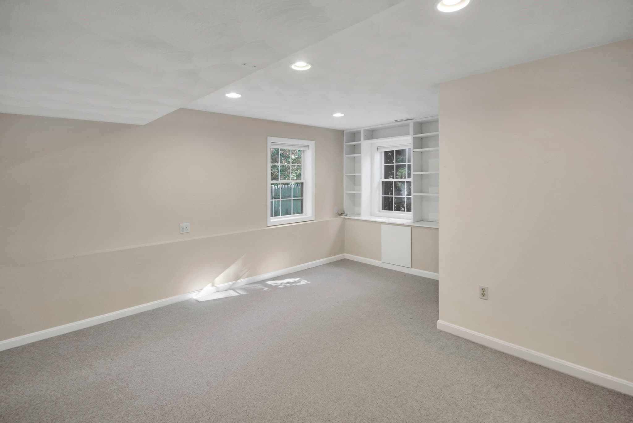 Single Family Residence at 170 Bay State Rd, Methuen MA 01844, photo 31 of 38