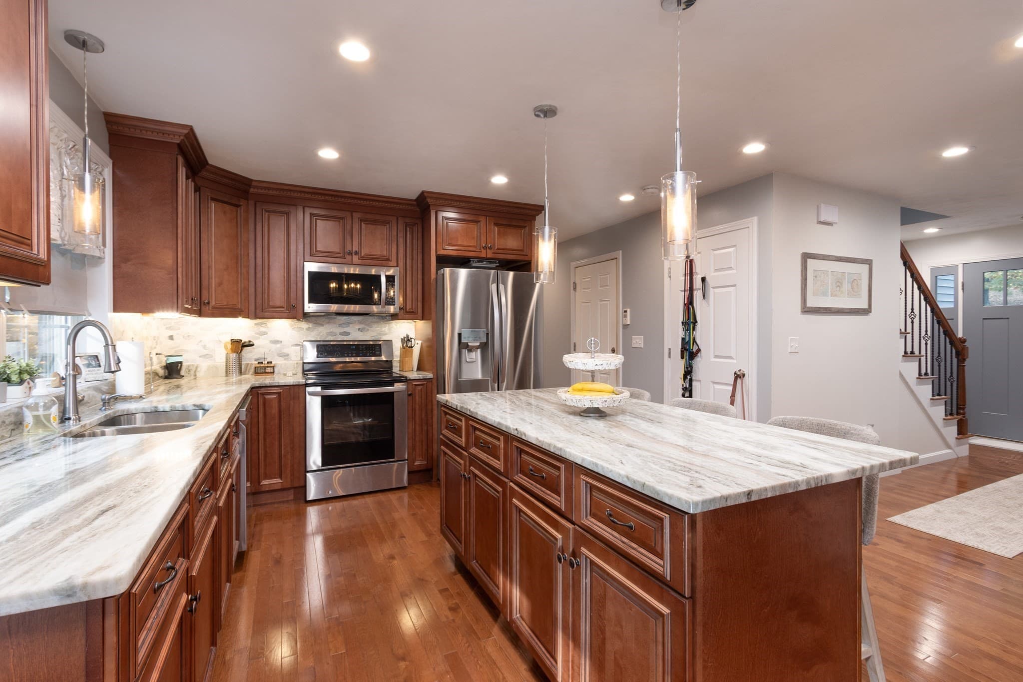 Single Family Residence at 12 Gardner Ave, Sturbridge MA 01566, photo 6 of 33