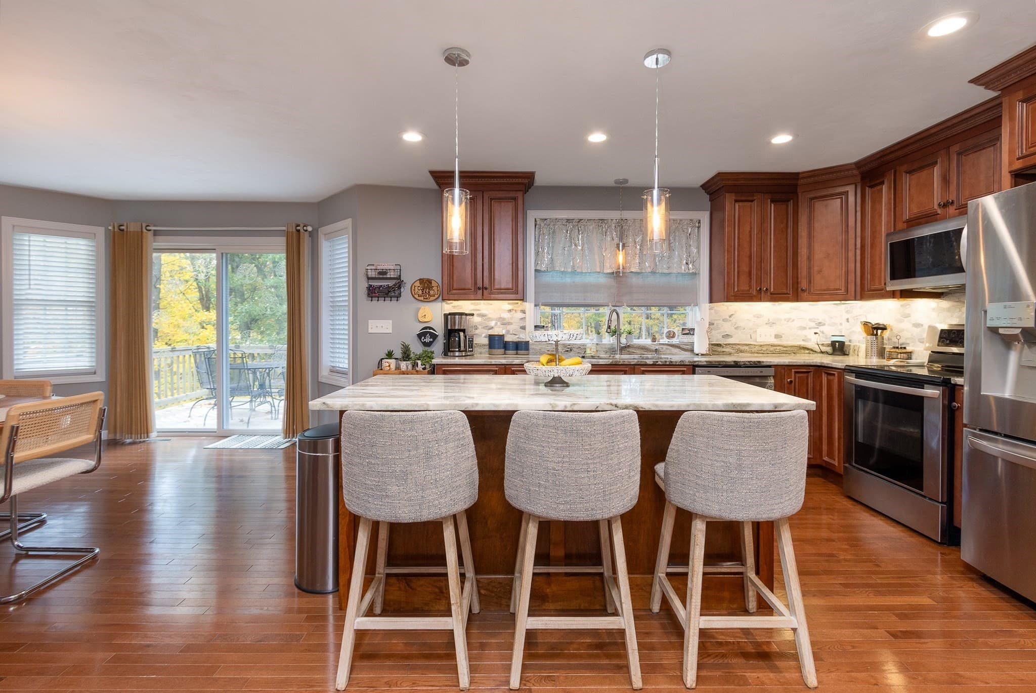 Single Family Residence at 12 Gardner Ave, Sturbridge MA 01566, photo 7 of 33