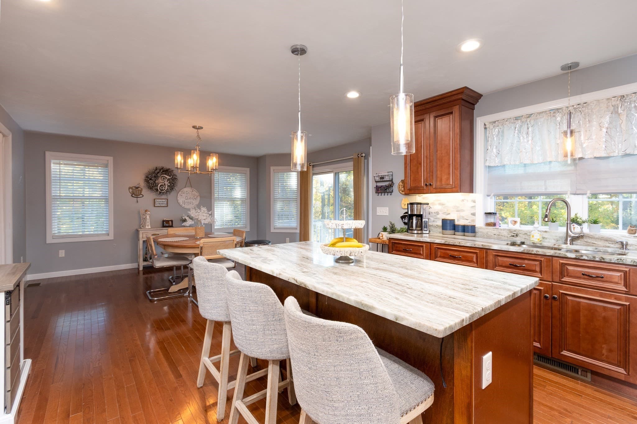 Single Family Residence at 12 Gardner Ave, Sturbridge MA 01566, photo 9 of 33