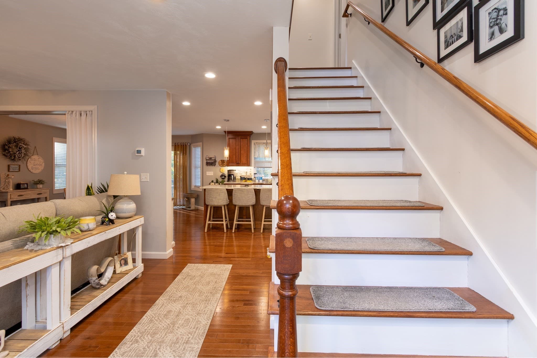 Single Family Residence at 12 Gardner Ave, Sturbridge MA 01566, photo 4 of 33