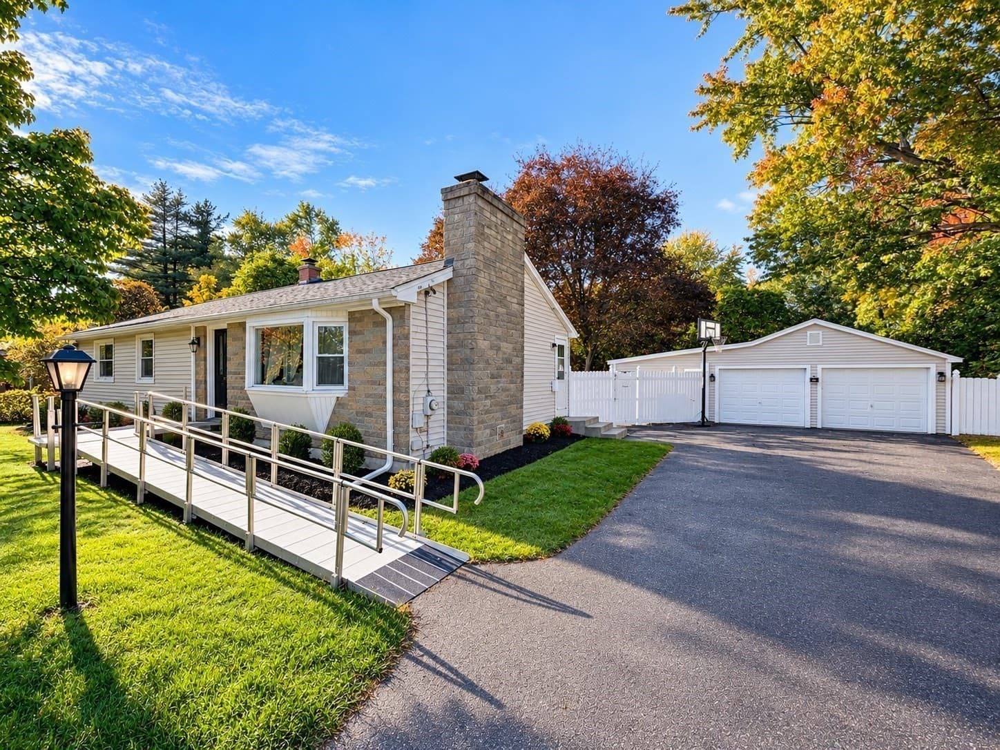 102 Casino Ave, Chicopee MA 01013