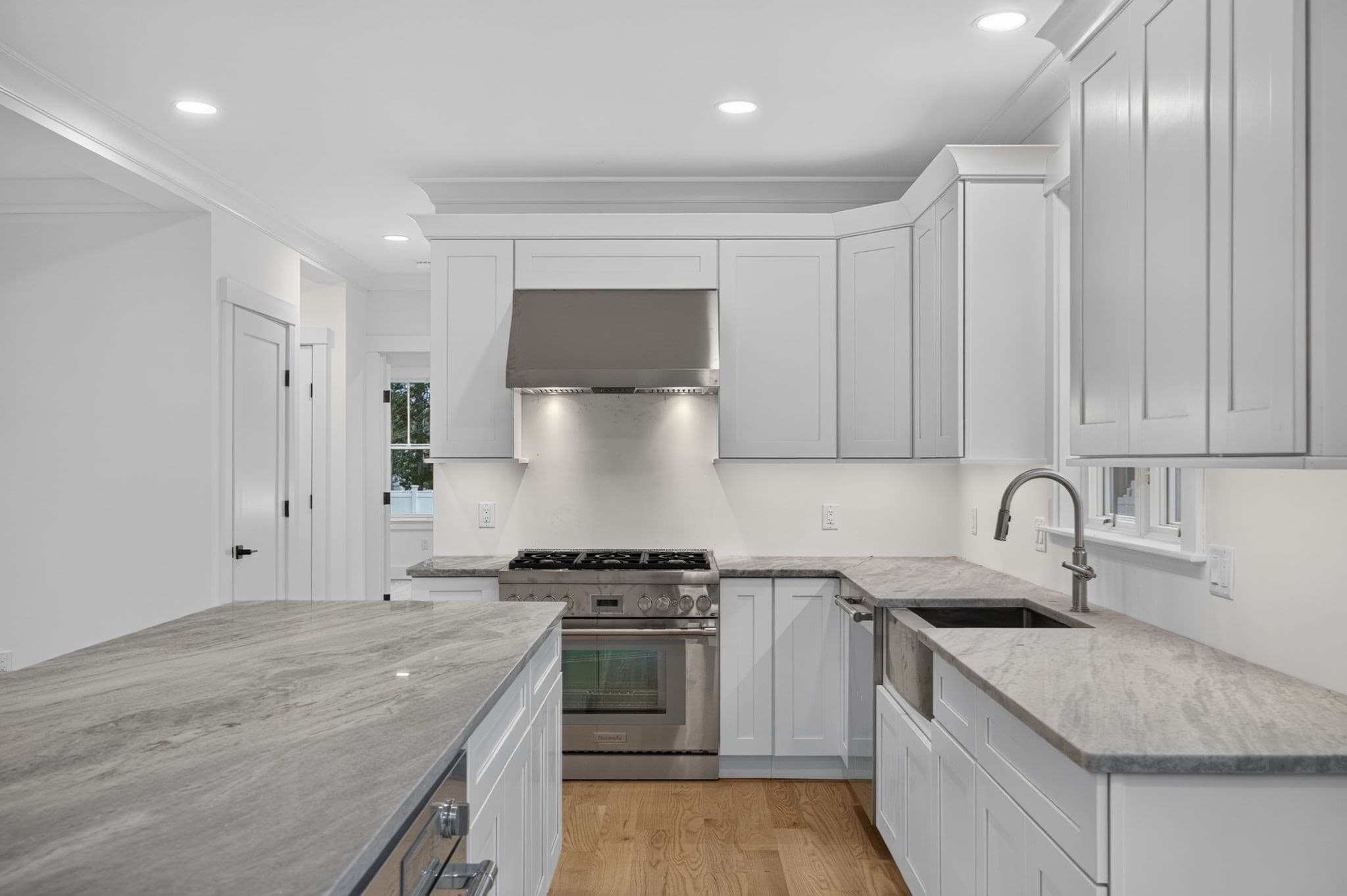 Single Family Residence at 10 Notre Dame Ave, Harwich MA 02646, photo 11 of 42