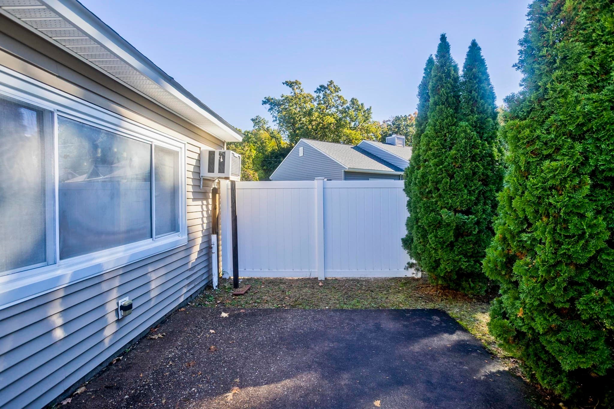 Condominium at 183 Applewood Drive # 183, Chicopee MA 01022, Chicopee, photo 27 of 33