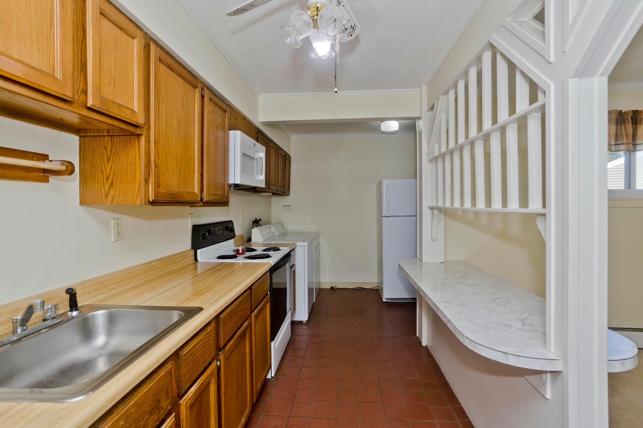 Condominium at 183 Applewood Drive # 183, Chicopee MA 01022, Chicopee, photo 6 of 33