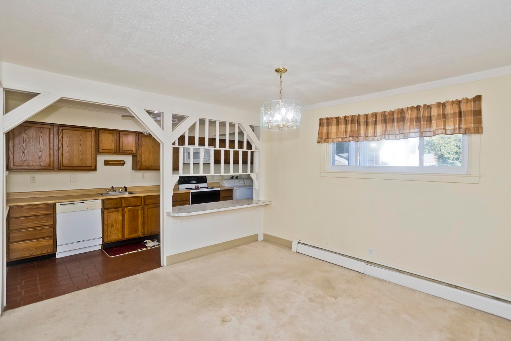 Condominium at 183 Applewood Drive # 183, Chicopee MA 01022, Chicopee, photo 10 of 33
