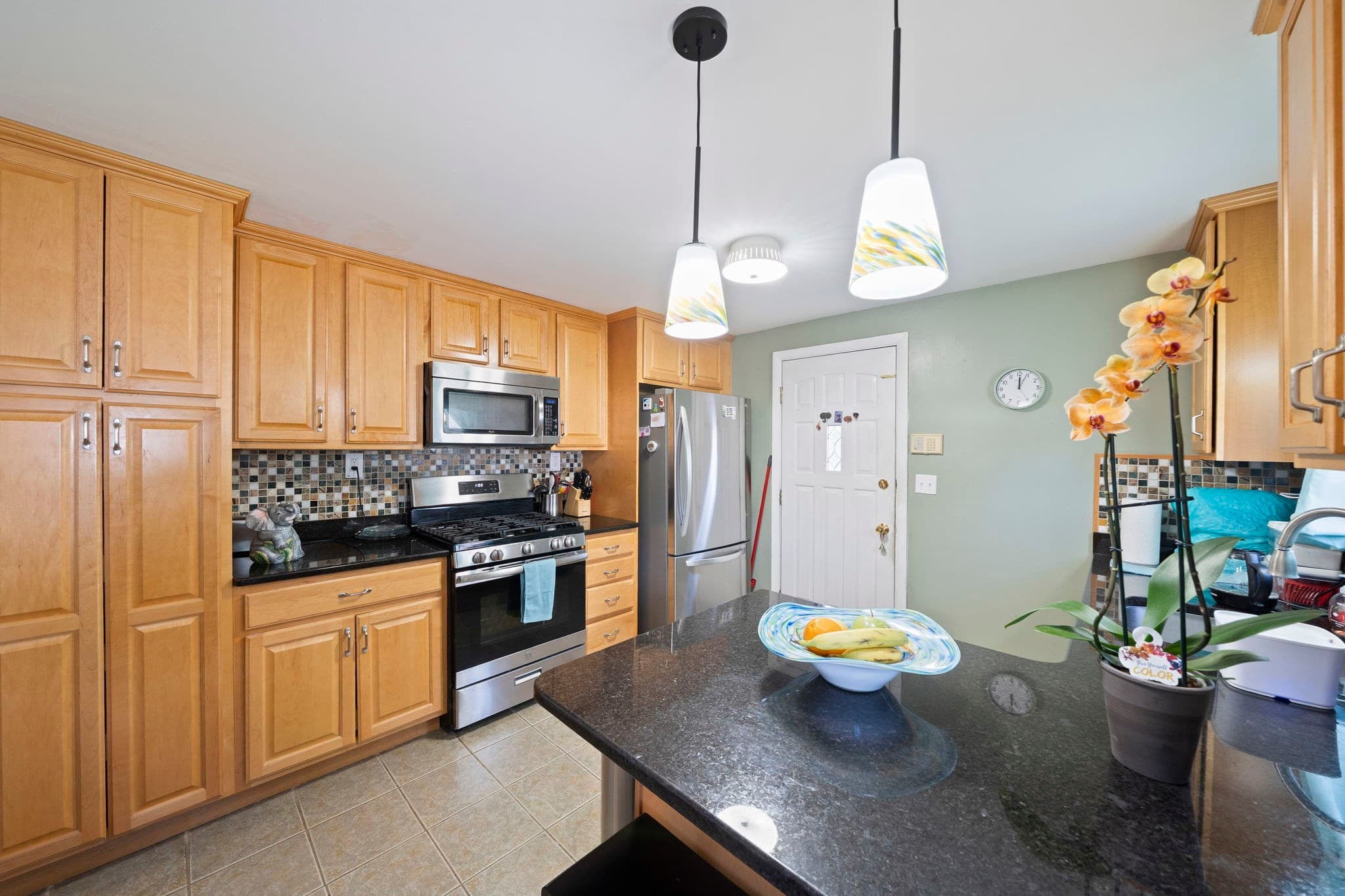 Single Family Residence at 29 Aberdeen St, Brockton MA 02302, photo 6 of 36