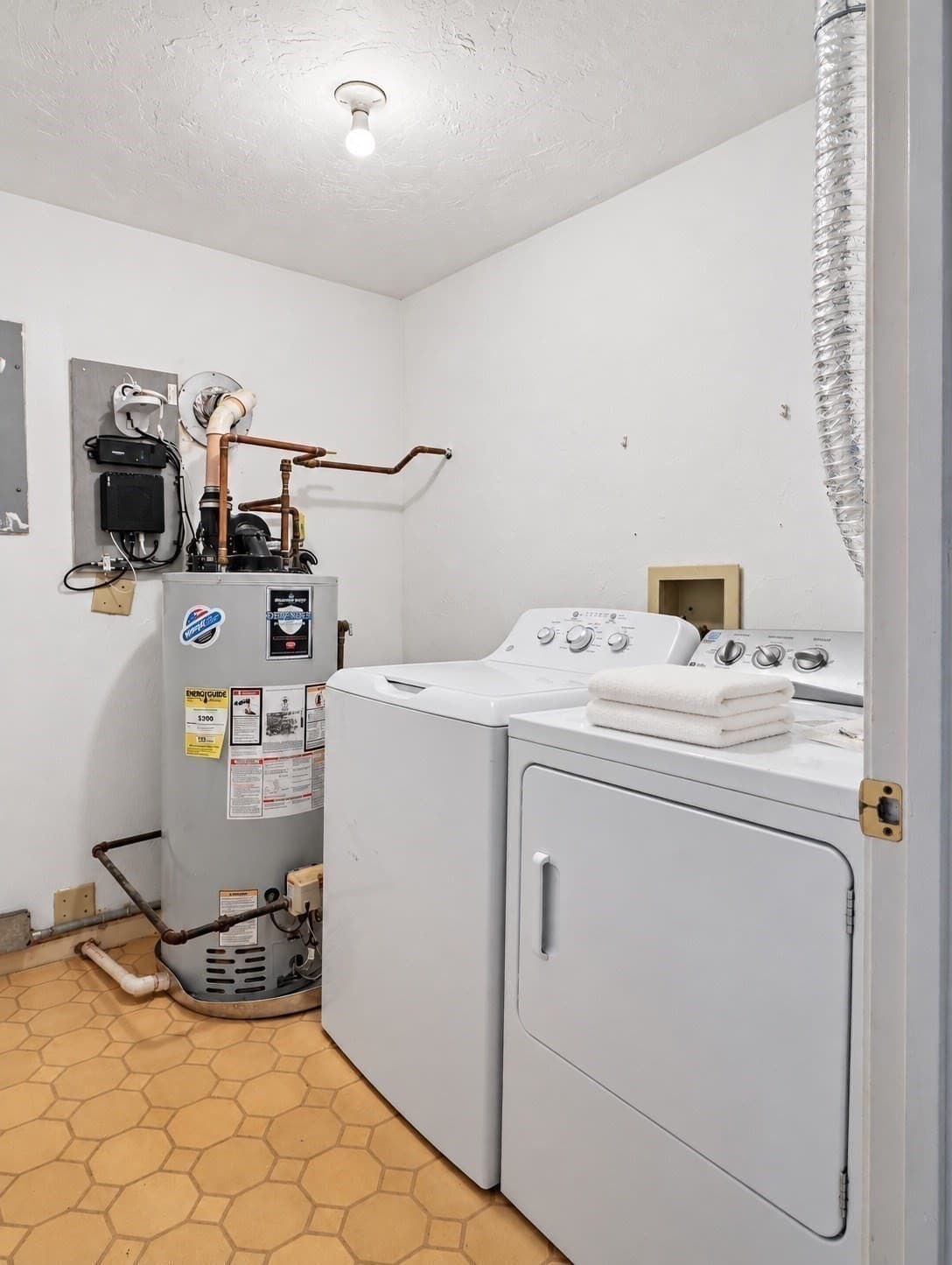 Condominium at 180 Cadish Avenue # 8, Hull MA 02045, Hull, photo 27 of 33