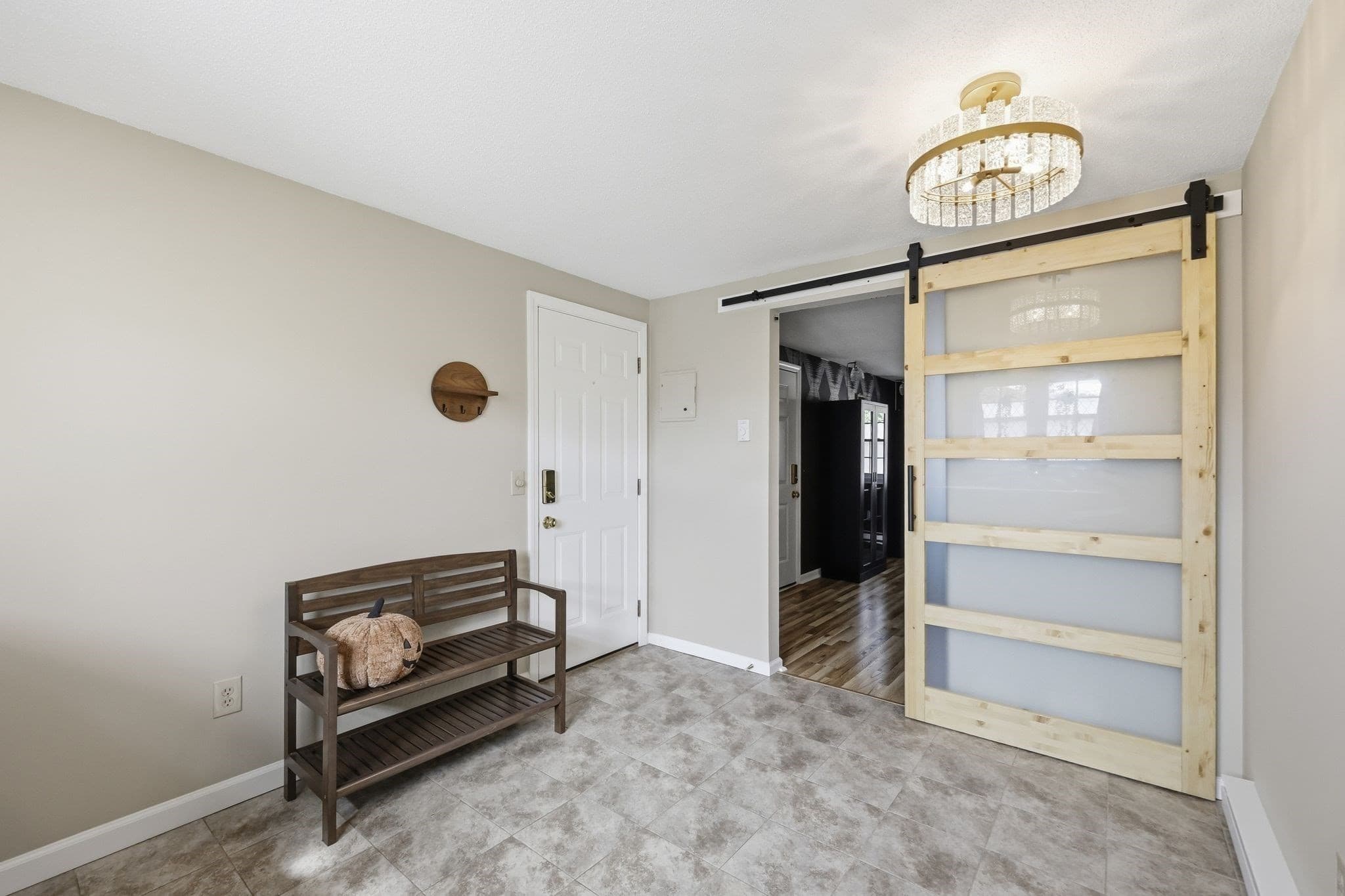 Condominium at 5 Maple Crest Circle, Holyoke MA 01040, Holyoke, photo 3 of 28