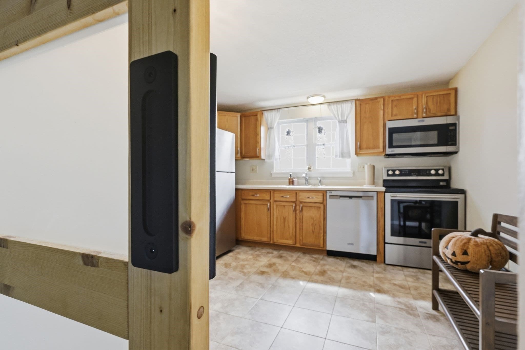 Condominium at 5 Maple Crest Circle, Holyoke MA 01040, Holyoke, photo 15 of 28