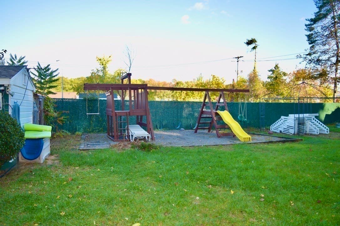 Single Family Residence at 21 Graham, Leominster MA 01453, photo 27 of 32