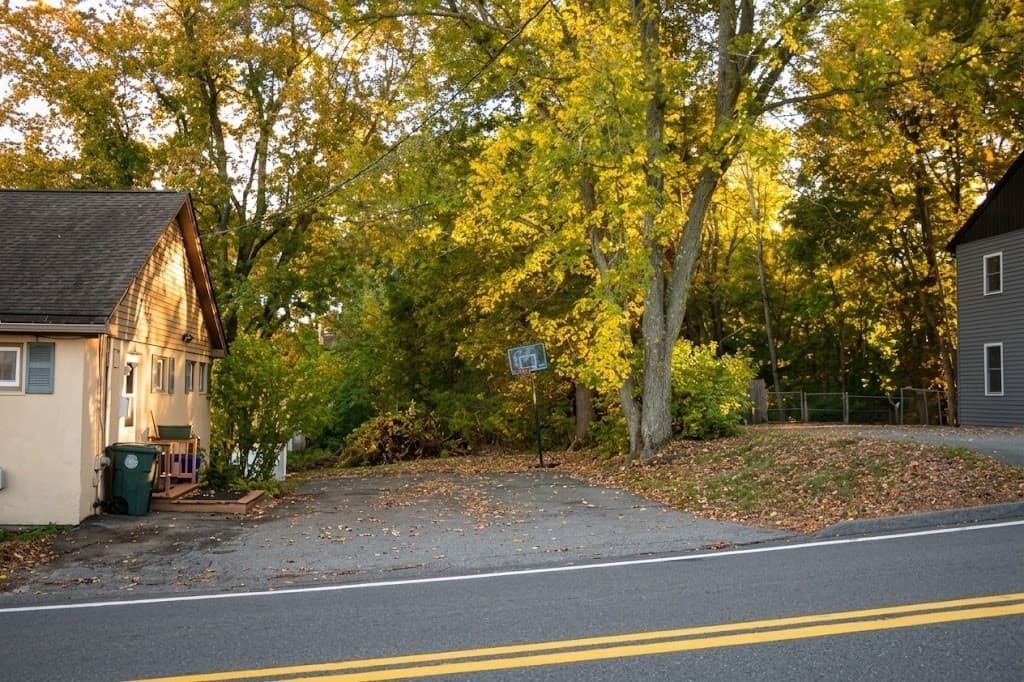 Single Family Residence at 21 Graham, Leominster MA 01453, photo 4 of 32