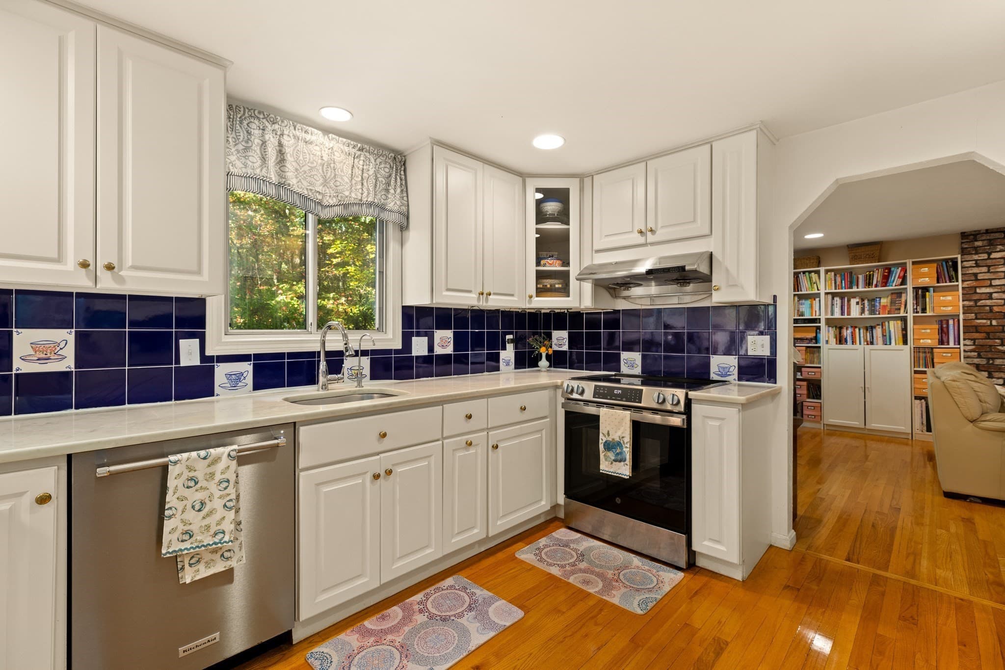 Single Family Residence at 15 Condor Rd, Sharon MA 02067, Sharon, photo 9 of 39