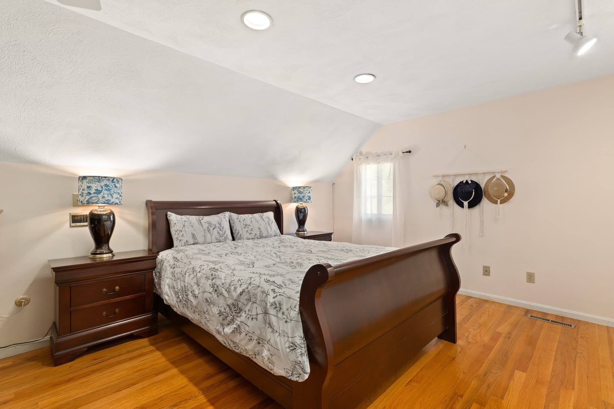 Single Family Residence at 15 Condor Rd, Sharon MA 02067, Sharon, photo 19 of 39