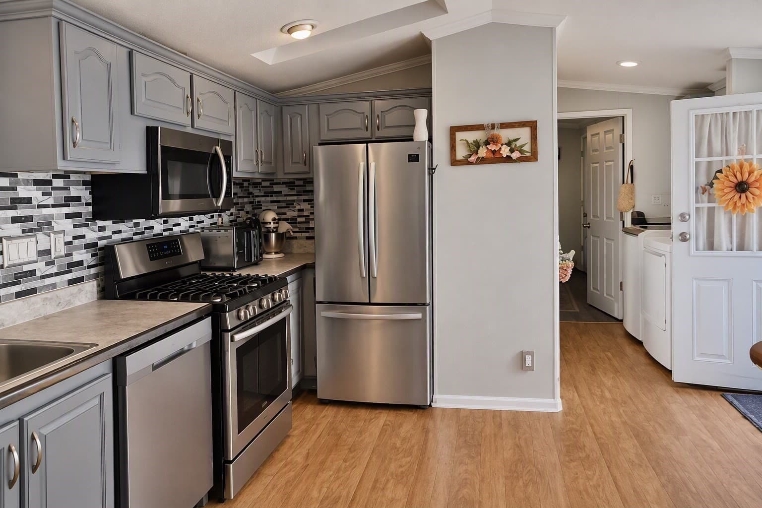 Mobile Home at 12 Stella Dr, Weymouth MA 02188, Weymouth, photo 4 of 19