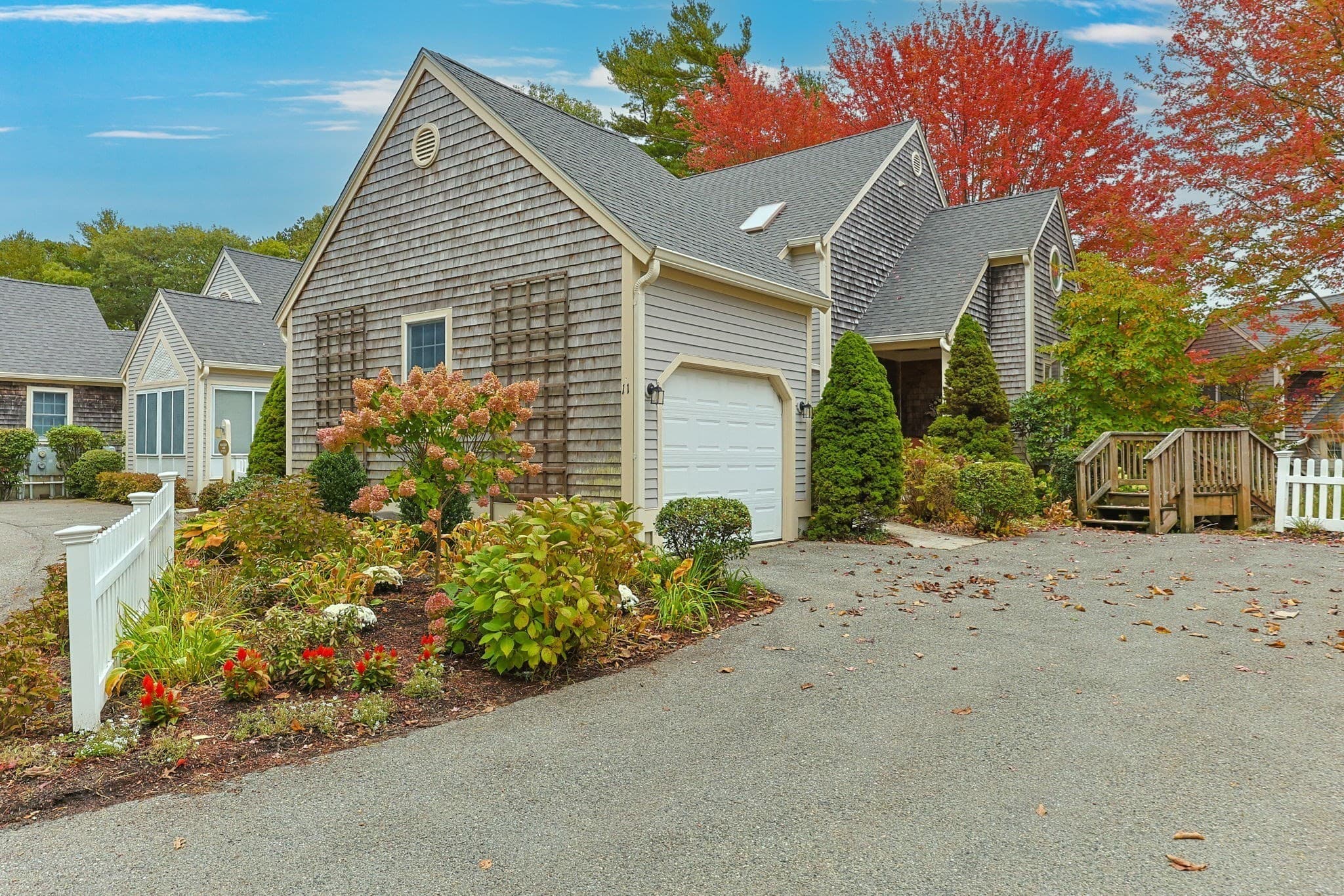 11 Gold Leaf Ln # 11, Mashpee MA 02649