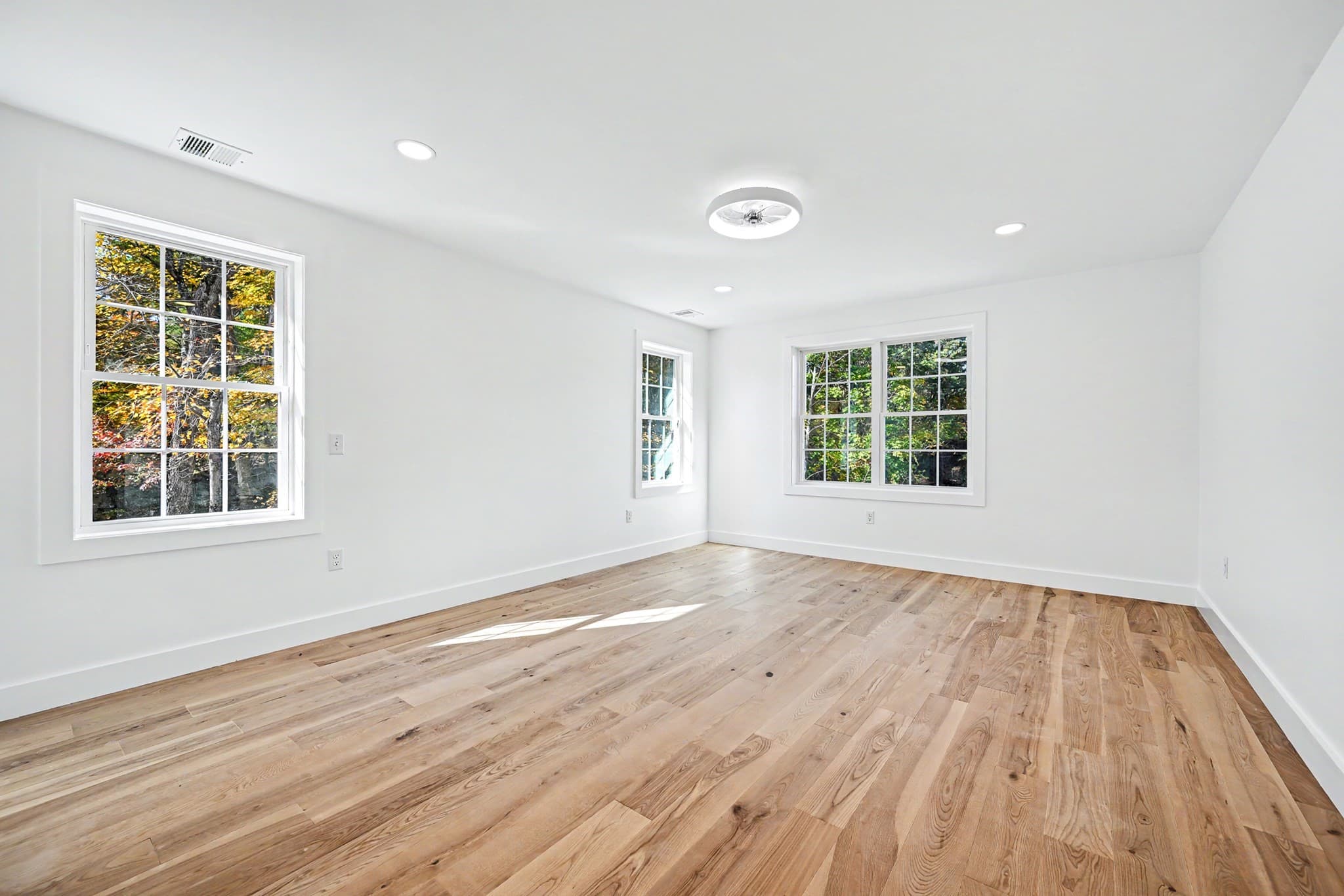 Single Family Residence at 2 Boette Lane, Foxboro MA 02035, photo 9 of 36