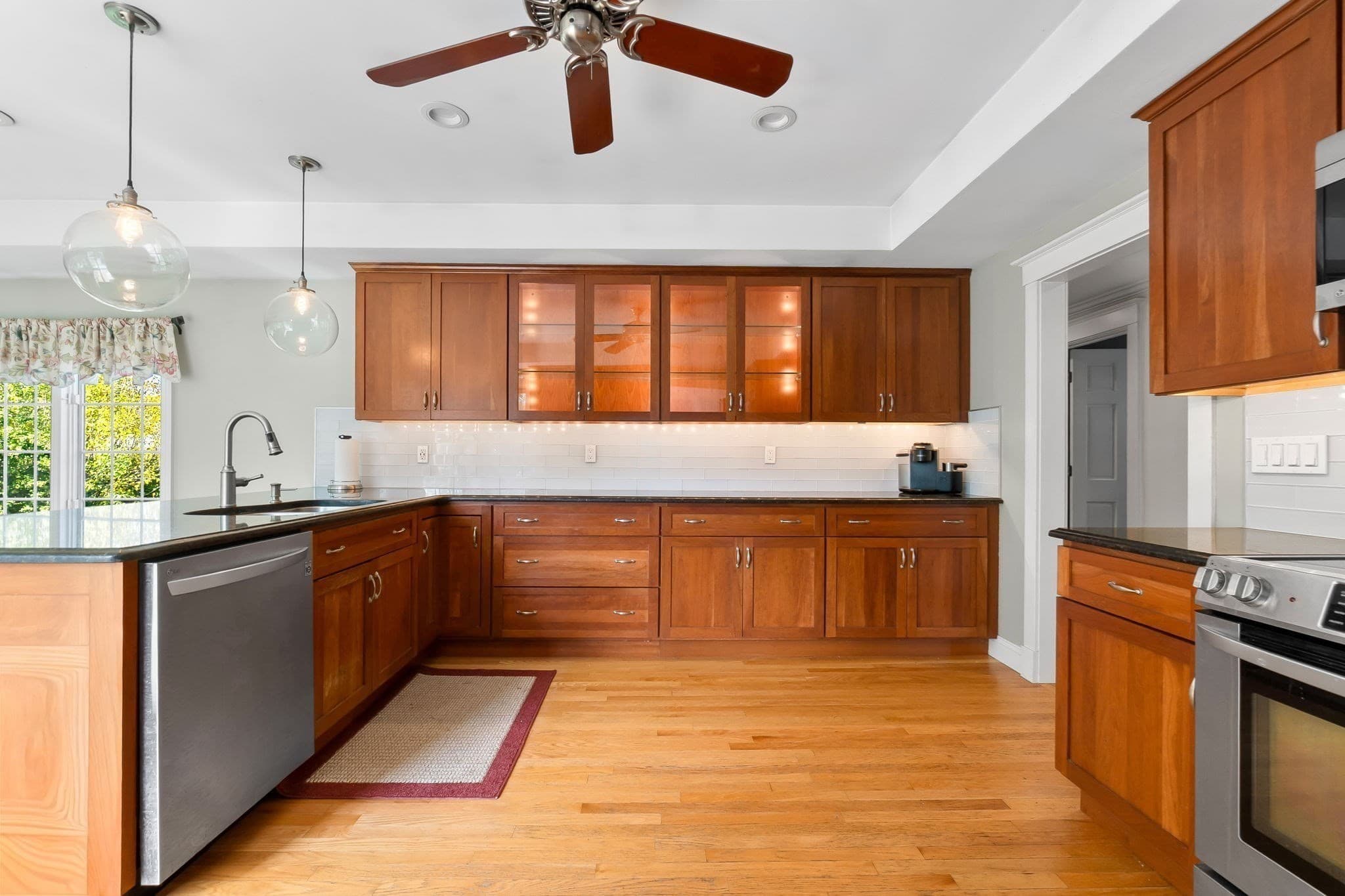 Single Family Residence at 186 Mckay St, Beverly MA 01915, Beverly, photo 5 of 35
