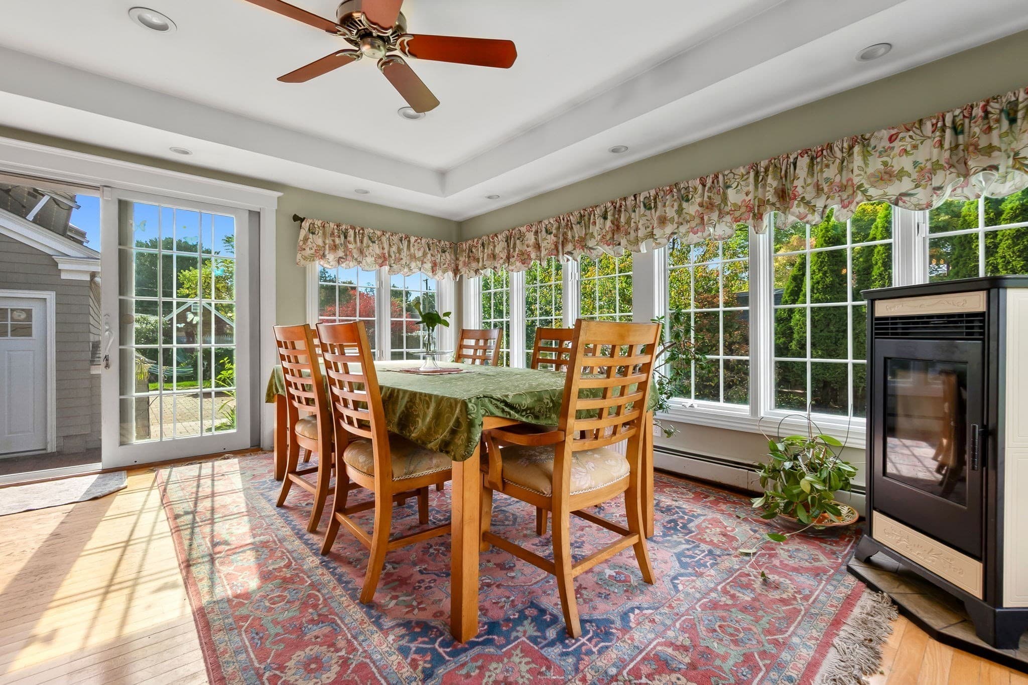 Single Family Residence at 186 Mckay St, Beverly MA 01915, Beverly, photo 10 of 35