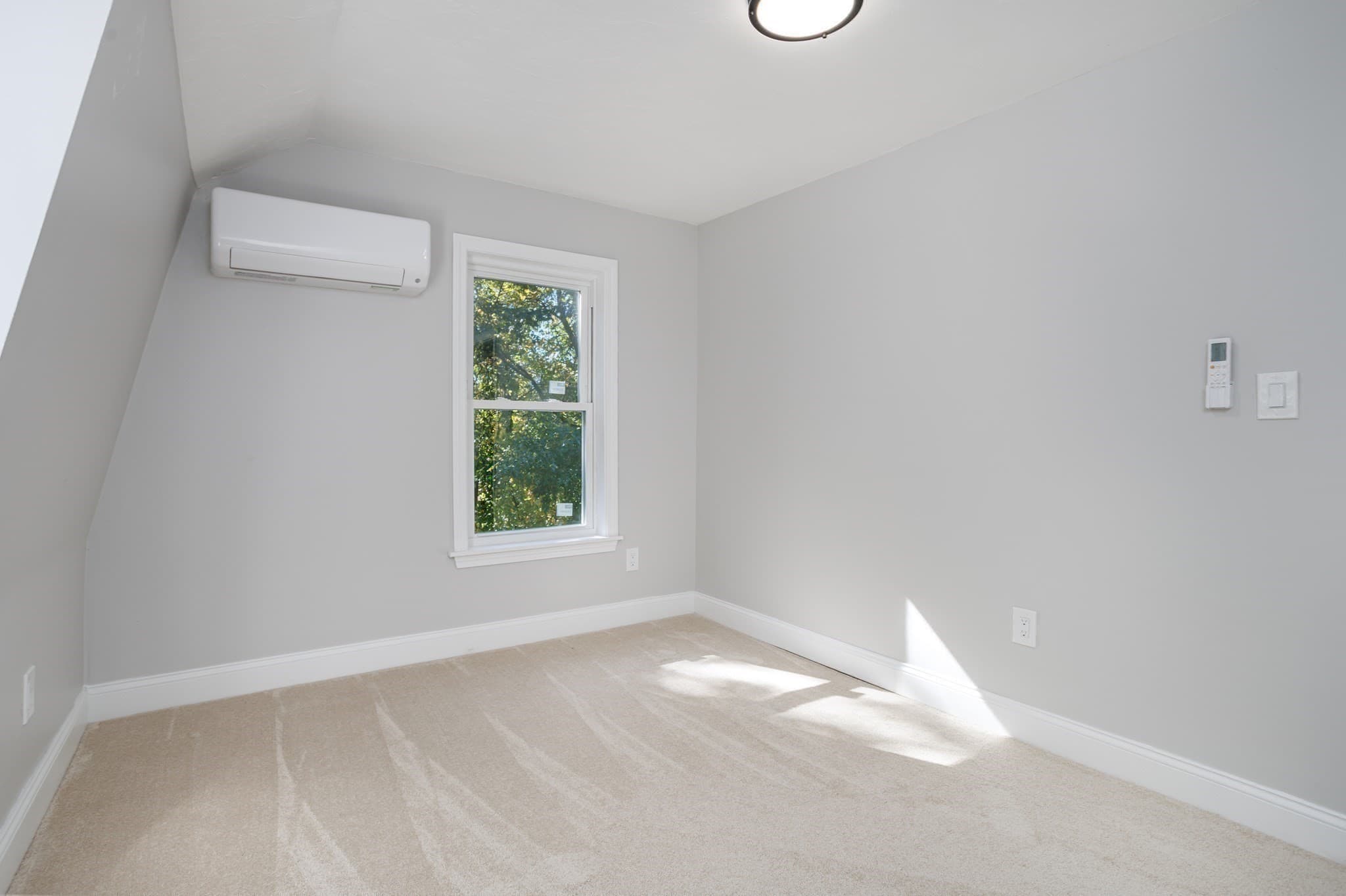 Single Family Residence at 19 Kittredge St, Leominster MA 01453, photo 28 of 42