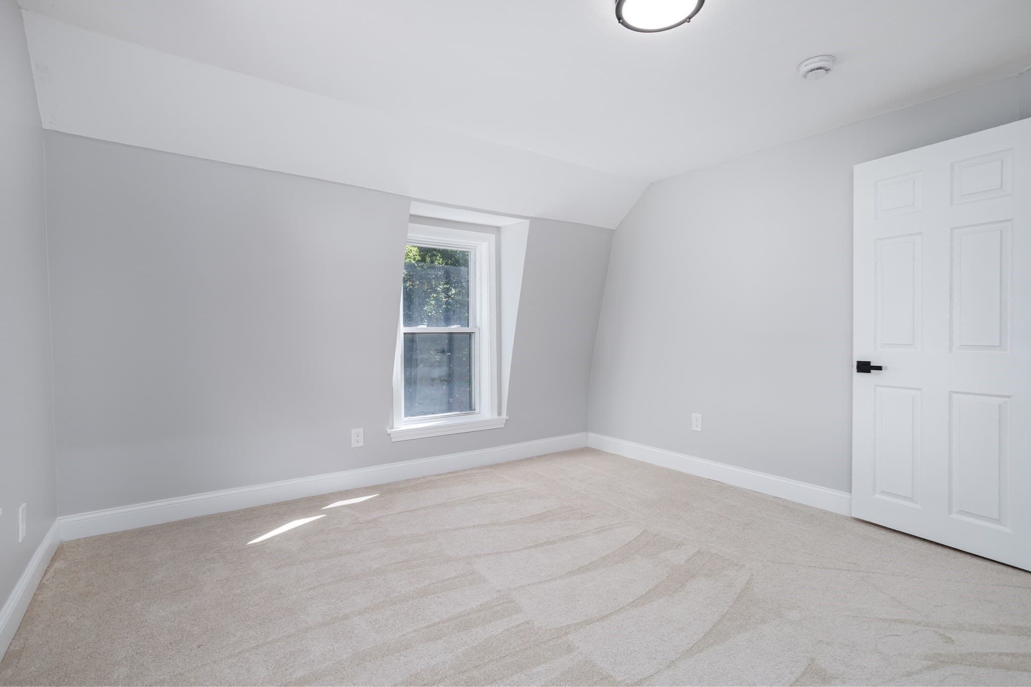 Single Family Residence at 19 Kittredge St, Leominster MA 01453, photo 33 of 42