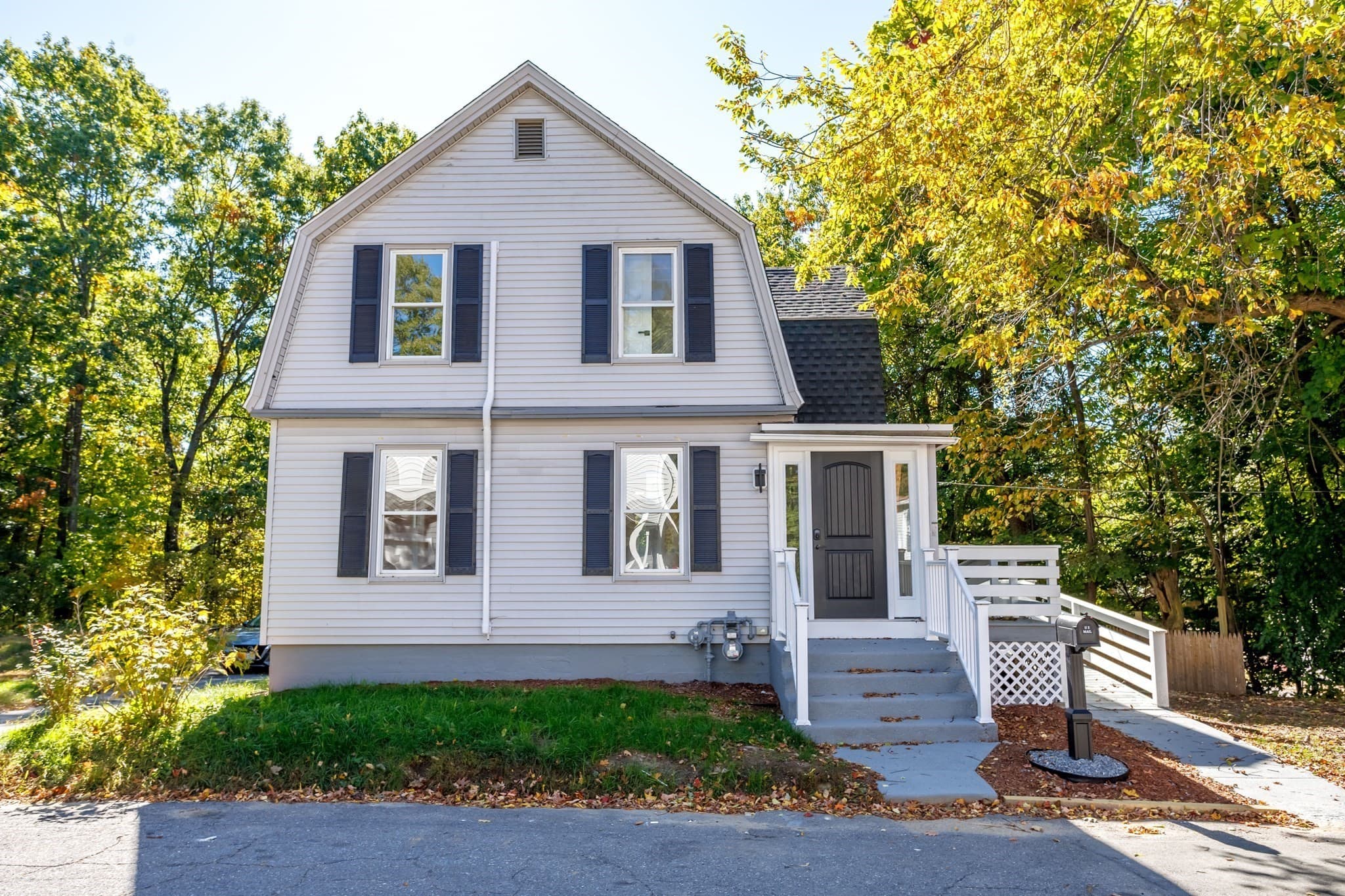 Single Family Residence at 19 Kittredge St, Leominster MA 01453, photo 4 of 42