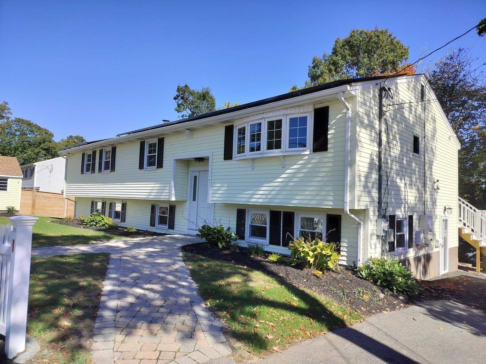 7 Lawson St, Randolph MA 02368