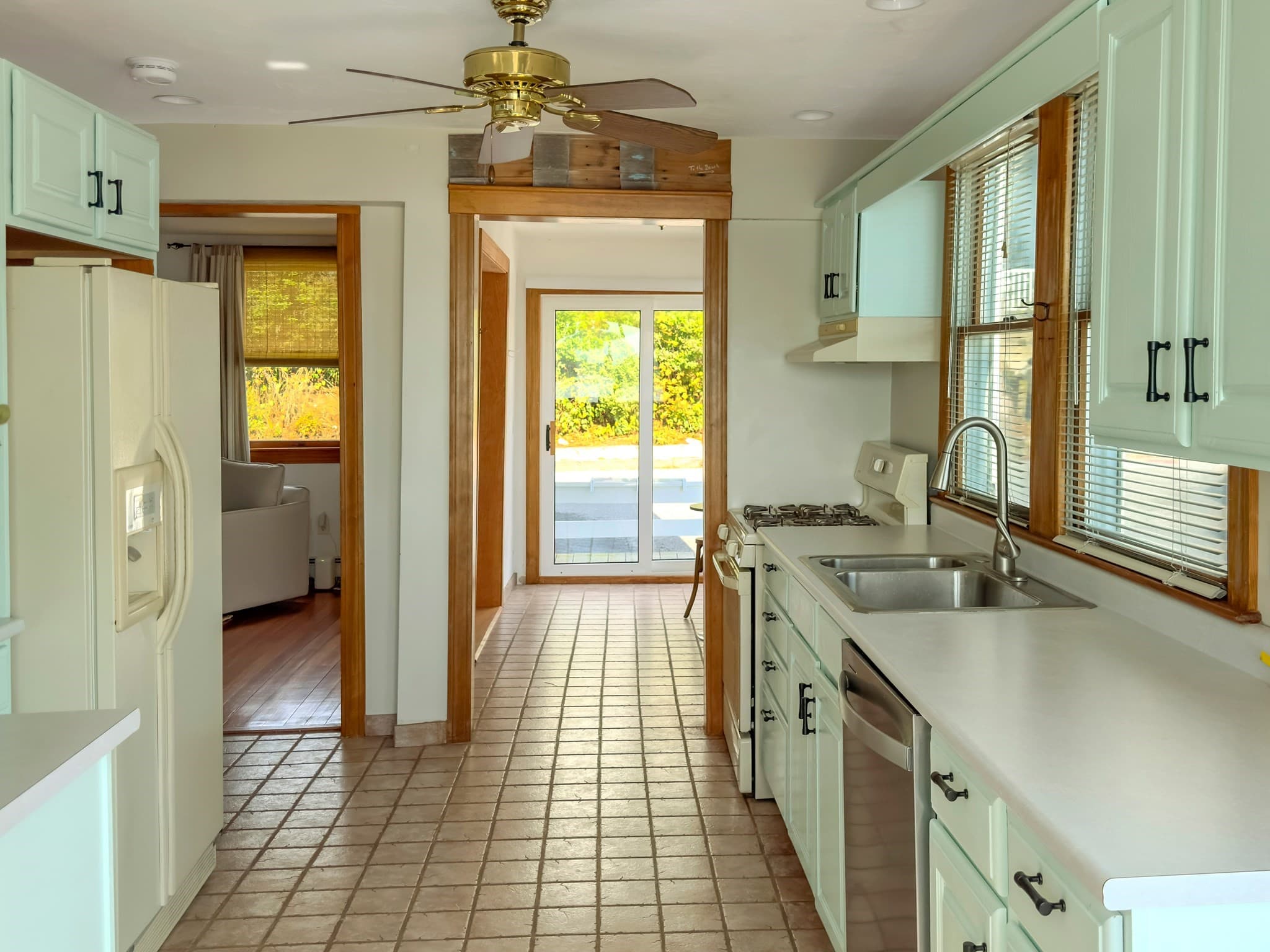 Single Family Residence at 29A Bay St, Hull MA 02045, Hull, photo 14 of 30