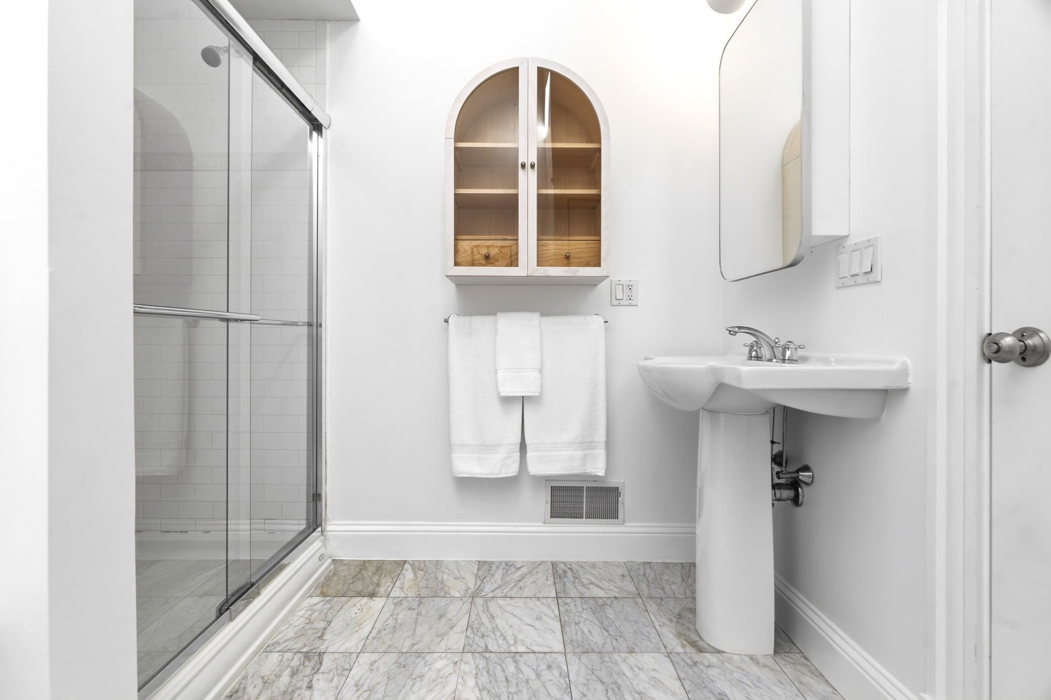 Condominium at 41-B Oak St # 41B, Somerville MA 02143, Somerville, photo 13 of 26