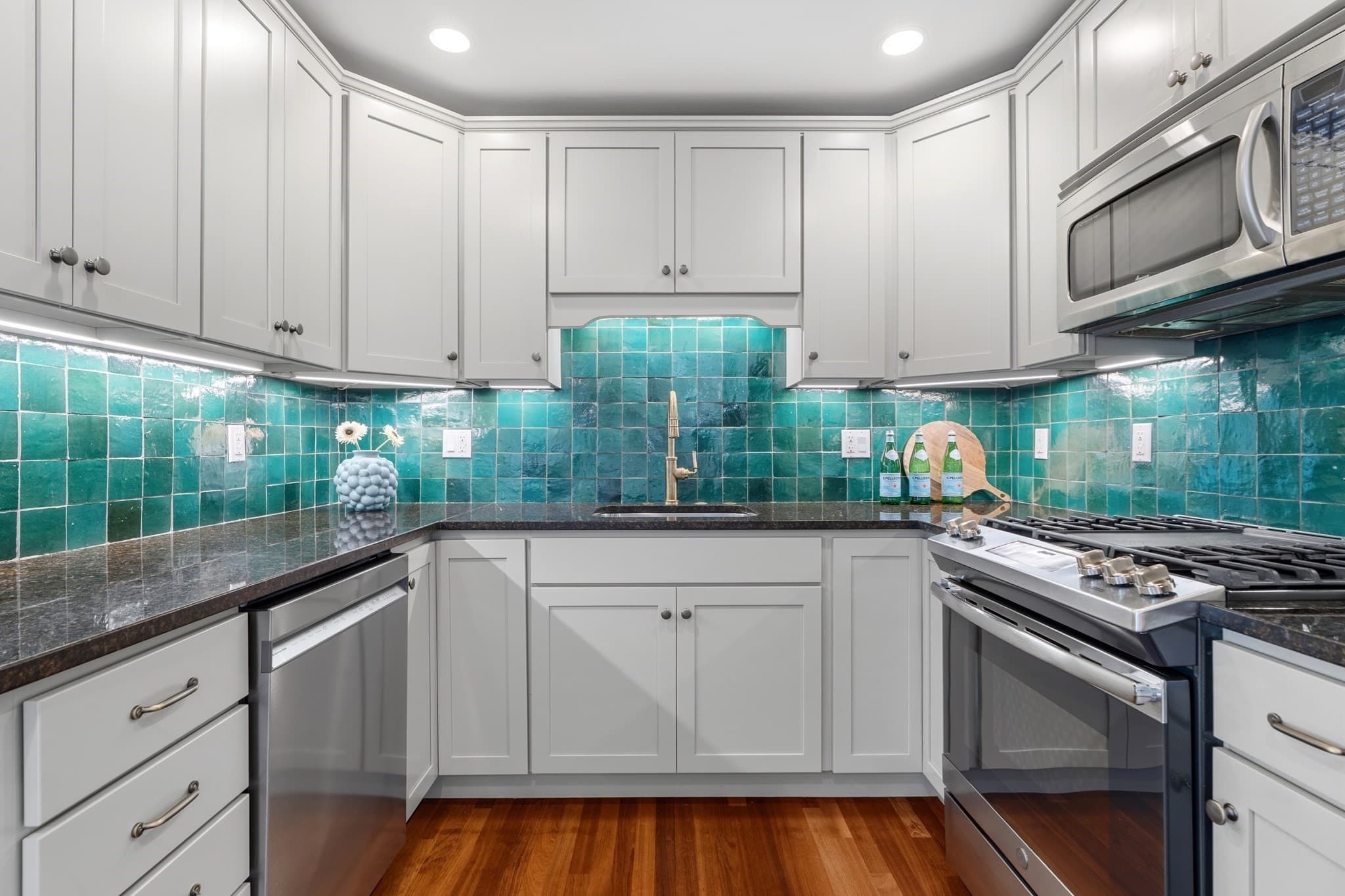 Condominium at 41-B Oak St # 41B, Somerville MA 02143, Somerville, photo 9 of 26