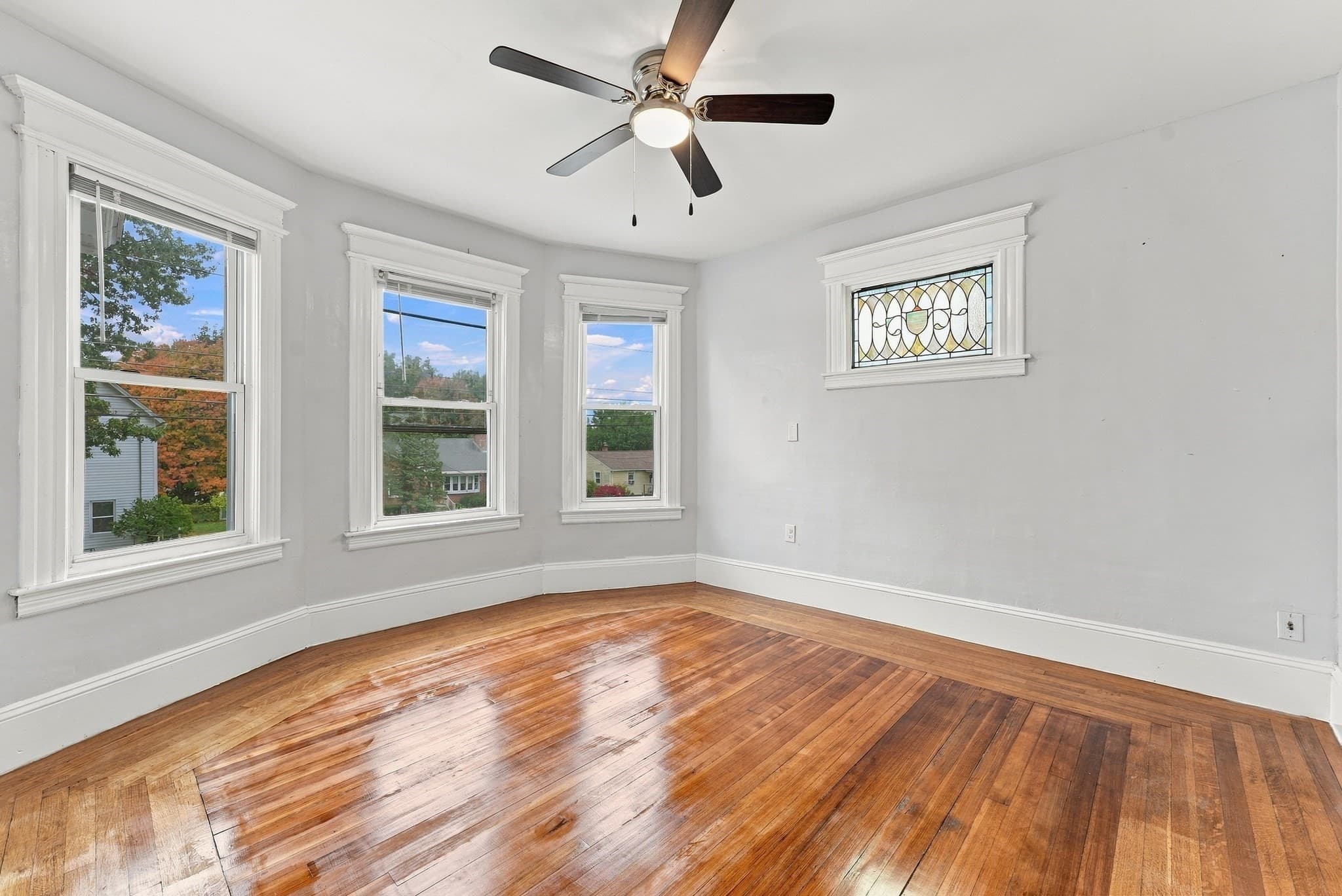 3 Family at 190 Oak St, Springfield MA 01151, Springfield, photo 9 of 40