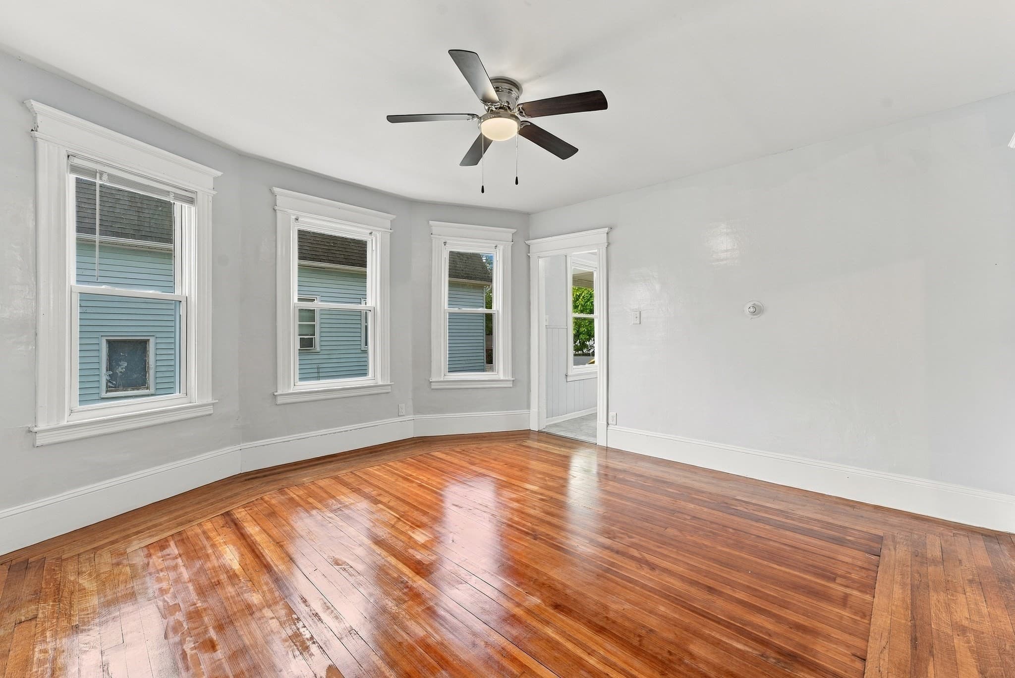 3 Family at 190 Oak St, Springfield MA 01151, Springfield, photo 10 of 40