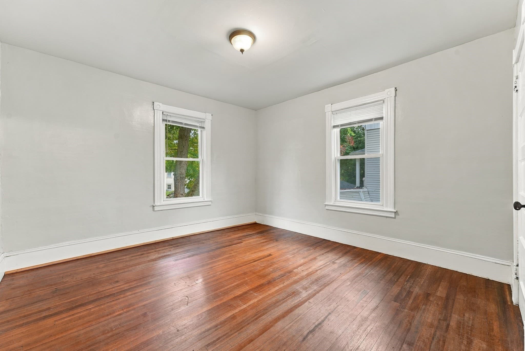 3 Family at 190 Oak St, Springfield MA 01151, Springfield, photo 15 of 40