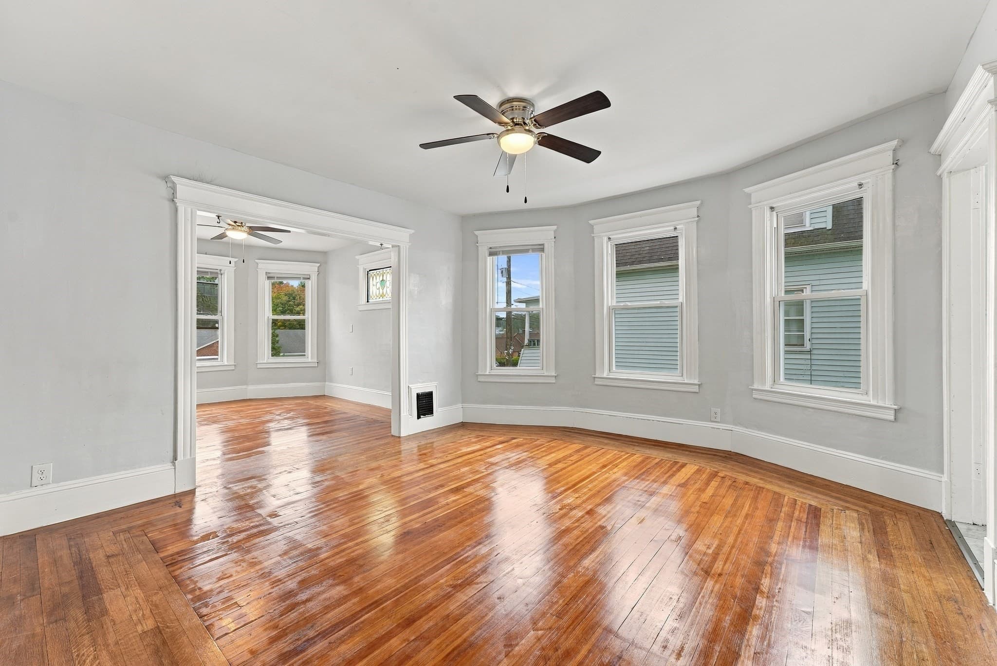3 Family at 190 Oak St, Springfield MA 01151, Springfield, photo 8 of 40