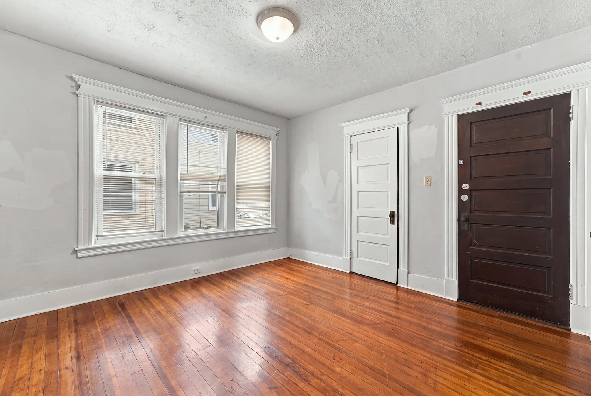 3 Family at 190 Oak St, Springfield MA 01151, Springfield, photo 25 of 40