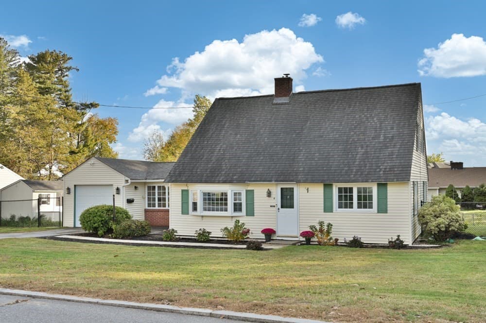 Single Family Residence at 4 Jane Rd, Methuen MA 01844, photo 2 of 35