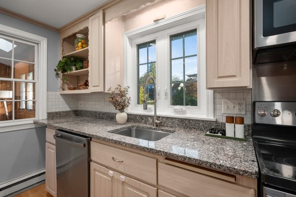 Single Family Residence at 4 Jane Rd, Methuen MA 01844, photo 6 of 35