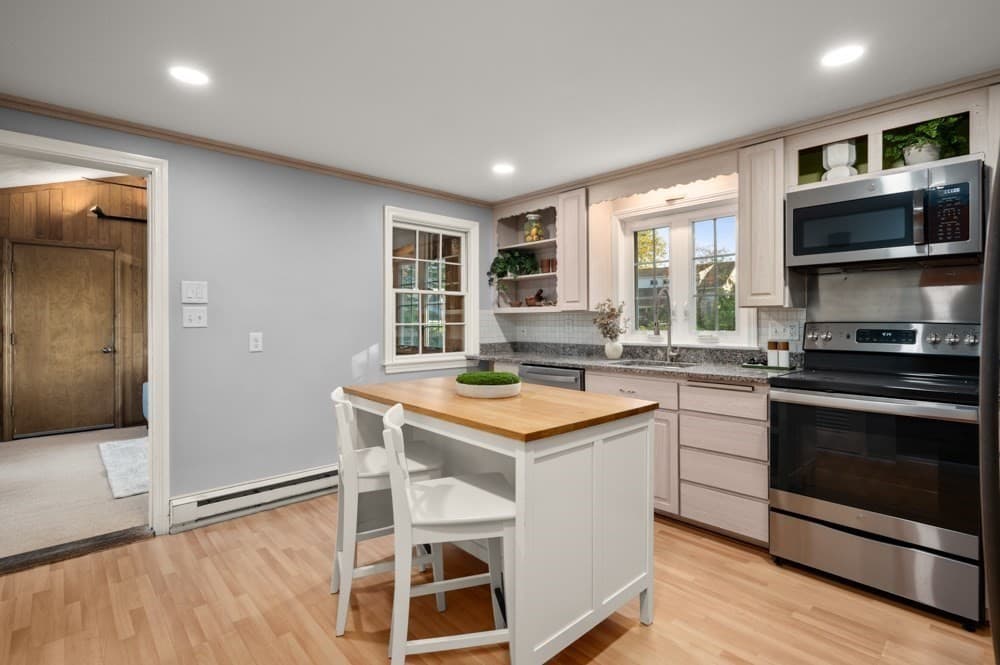 Single Family Residence at 4 Jane Rd, Methuen MA 01844, photo 5 of 35