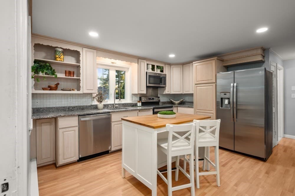 Single Family Residence at 4 Jane Rd, Methuen MA 01844, photo 4 of 35