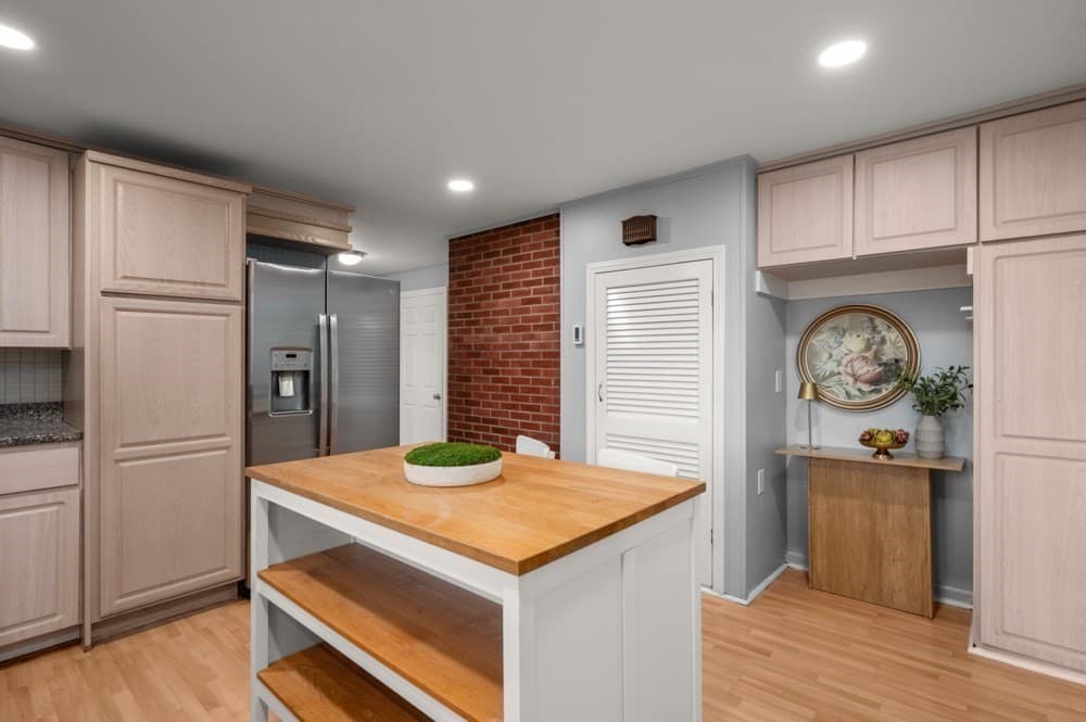 Single Family Residence at 4 Jane Rd, Methuen MA 01844, photo 8 of 35