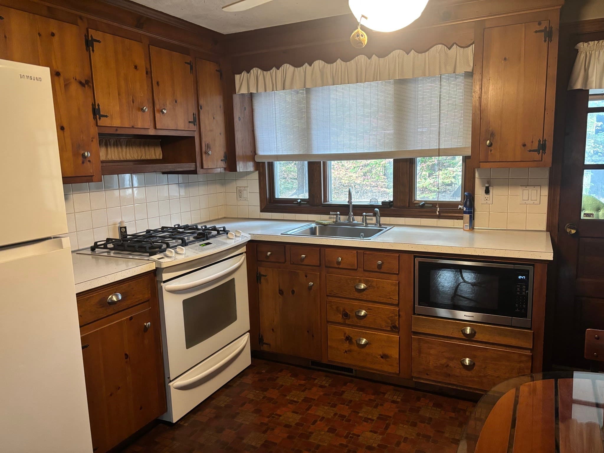 Single Family Residence at 107 School Street, Chelmsford MA 01824, photo 13 of 24