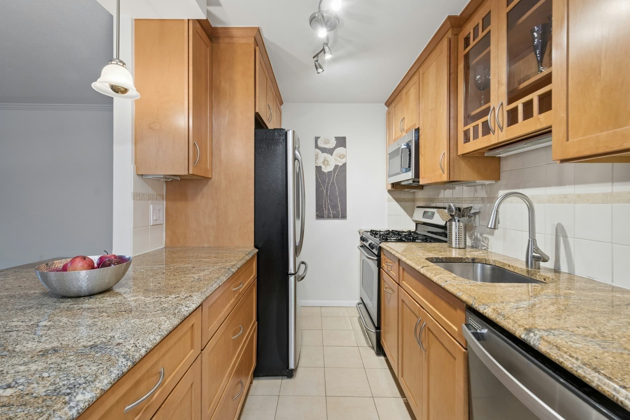 Condominium at 9 Hawthorne Pl # 2J, Boston MA 02114, Boston, photo 10 of 29
