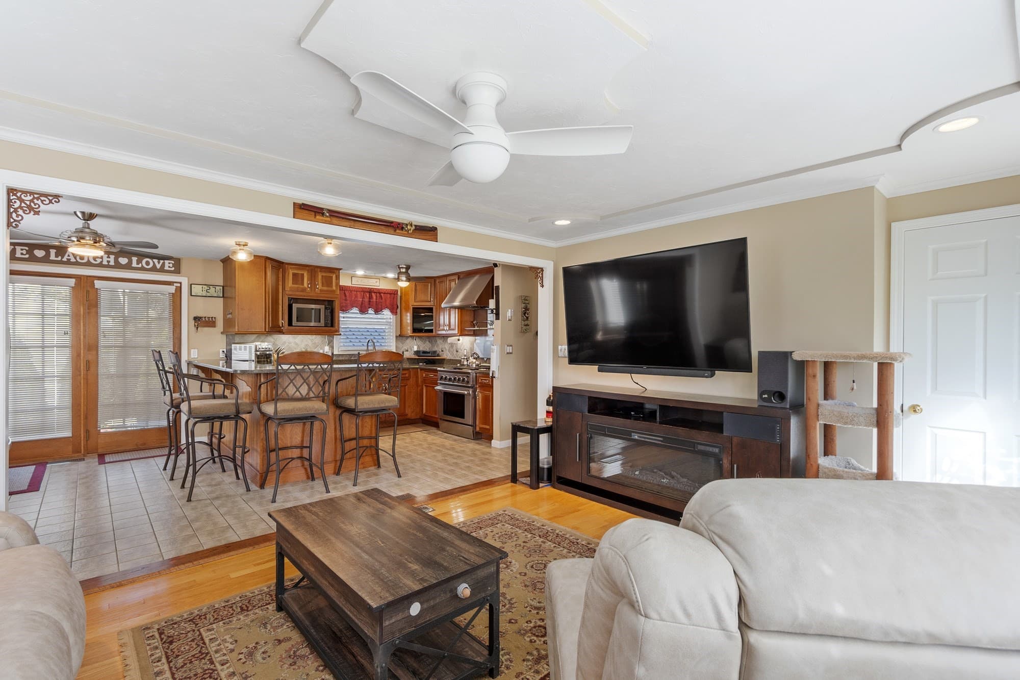 Single Family Residence at 10 Water St, Dracut MA 01846, photo 6 of 37