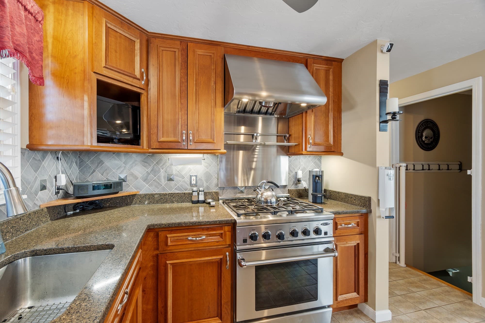 Single Family Residence at 10 Water St, Dracut MA 01846, photo 10 of 37