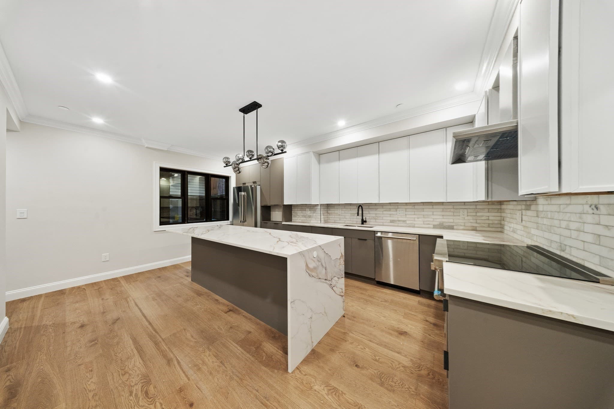 Single Family Residence at 20-21 Shawmut St, Boston MA 02116, photo 6 of 37