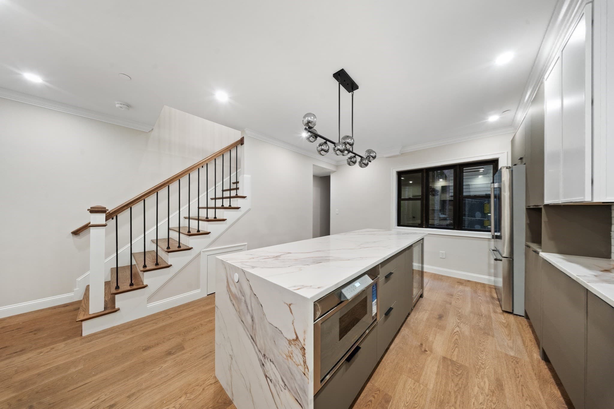 Single Family Residence at 20-21 Shawmut St, Boston MA 02116, photo 7 of 37