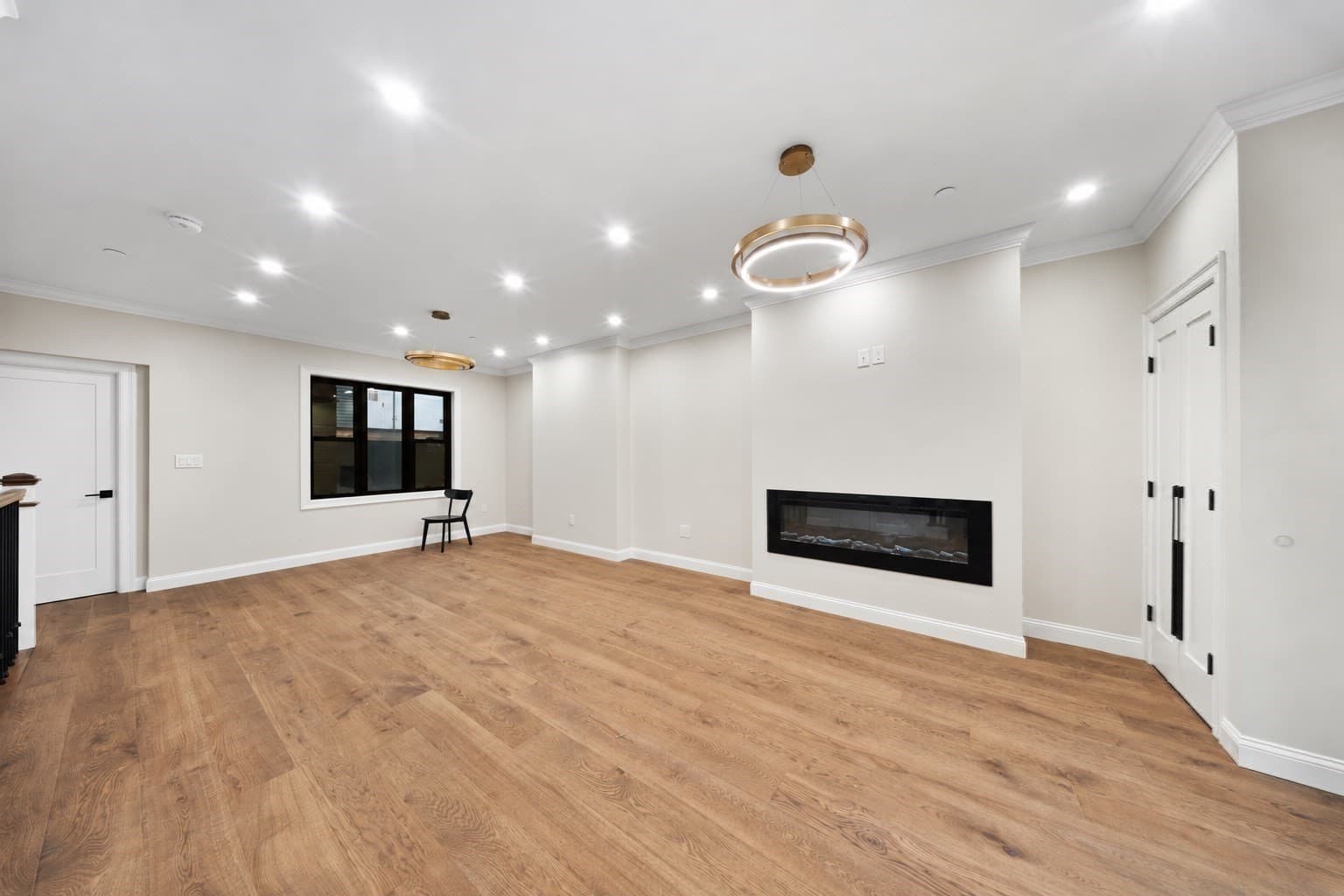 Single Family Residence at 20-21 Shawmut St, Boston MA 02116, photo 3 of 37